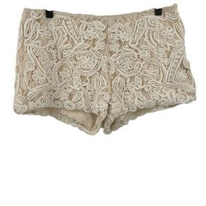 Zara Boho Ivory Embroidered Floral Lace Scalloped Hem Shorts Size Medium